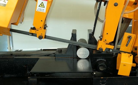 弋阳数控带锯床自动送料精度会出现偏差吗？